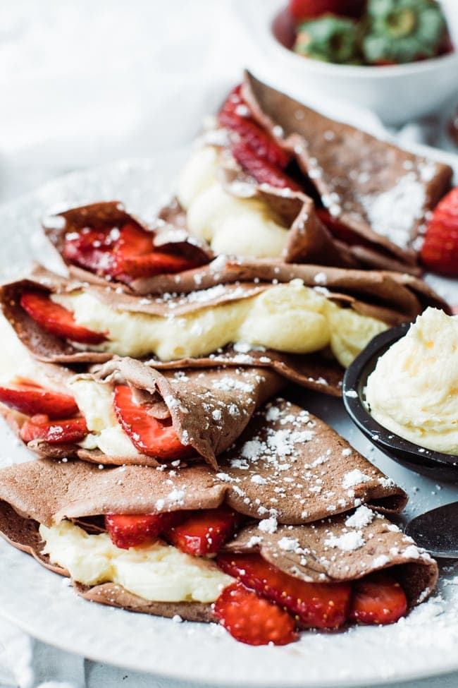 chocolate crepes with filling