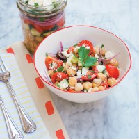 Mason Jar Greek Salad with Chickpeas
