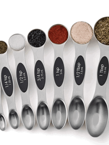 magnetic measuring spoons with spices
