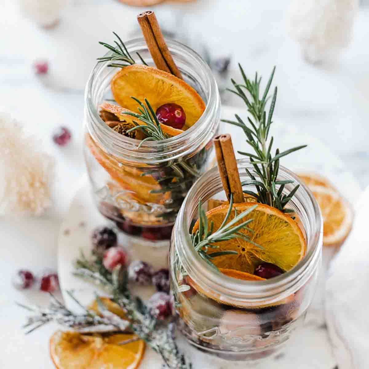 Christmas Stovetop Potpourri: Simmer Pot Recipe - A Pretty Life In